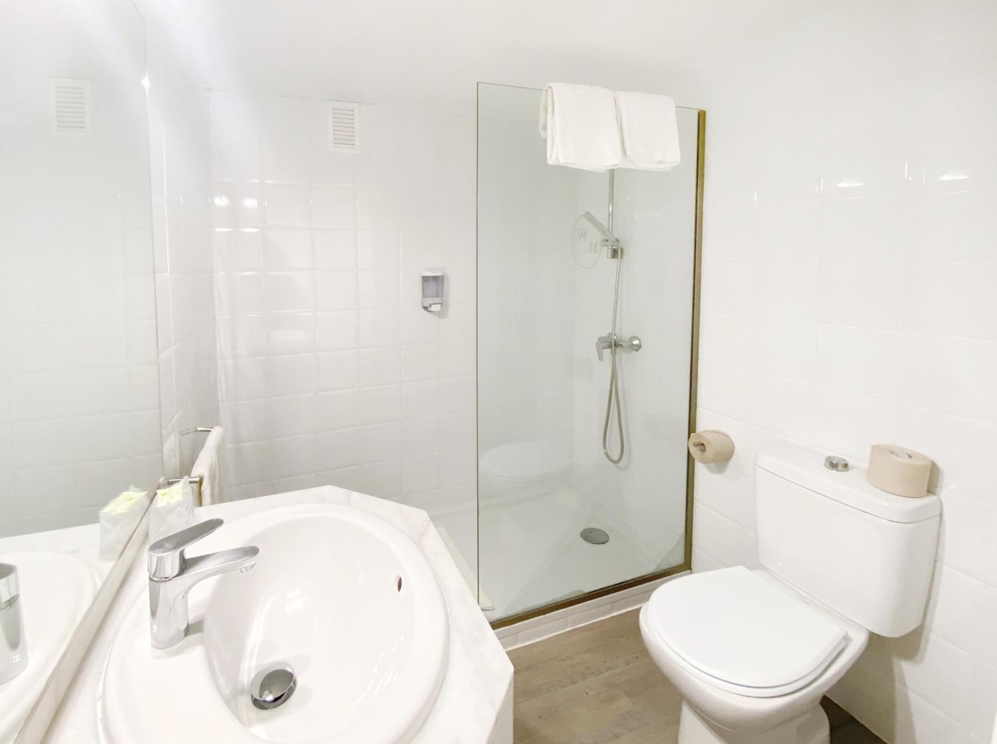 Apartamentos Morito Beach Кала Милор Екстериор снимка