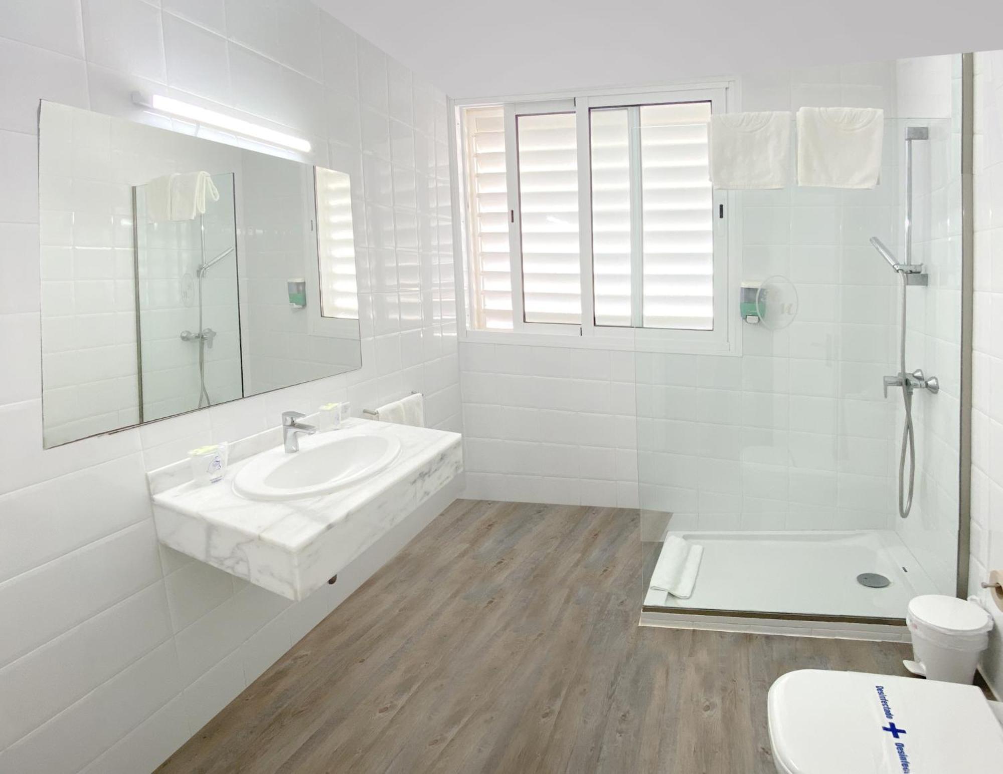 Apartamentos Morito Beach Кала Милор Екстериор снимка