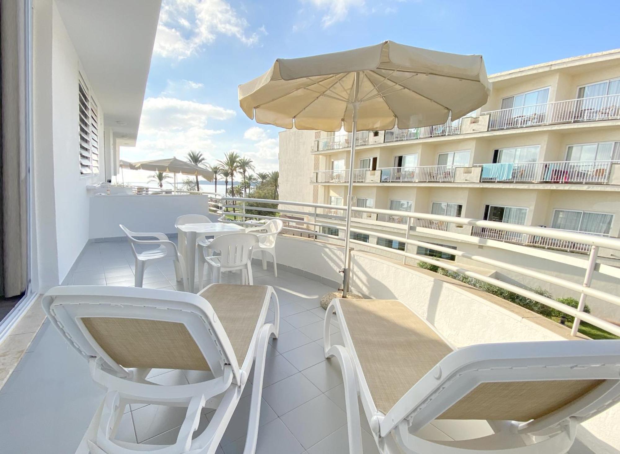 Apartamentos Morito Beach Кала Милор Екстериор снимка